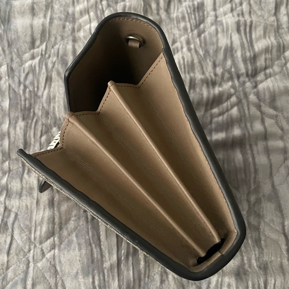 🔥 GUCCI Dionysus GG Supreme WOC - Picture 15 of 16